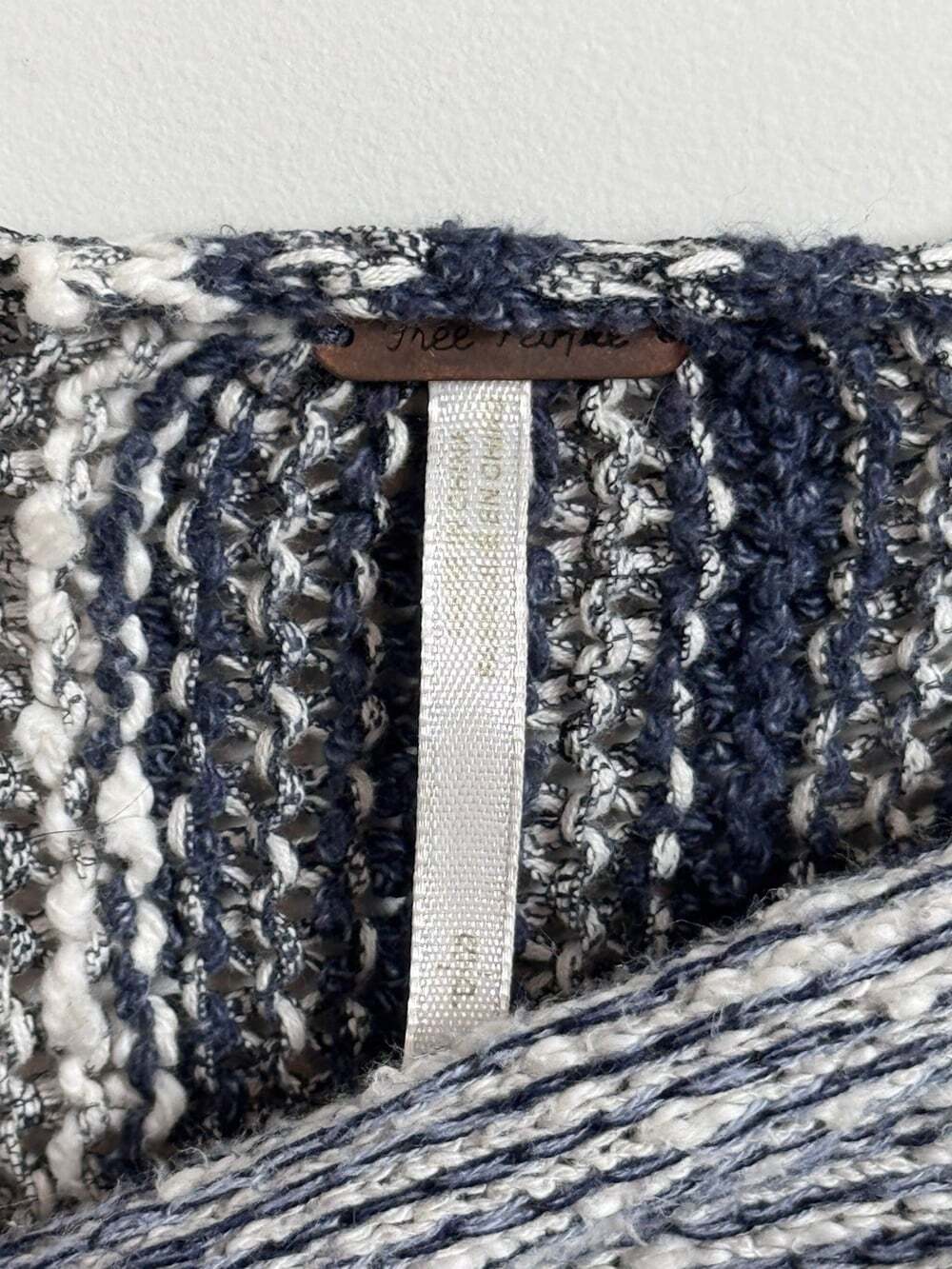 Women’s Free People Gray Blue White Striped Ribbed Knit Scoop Neck Sweater - Picture 3 of 7